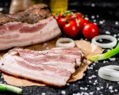 4 причины как можно чаще есть сало и 3 причины этого не делать