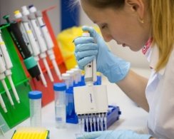 Учёные оценили риски негативных последствий вакцин от COVID-19